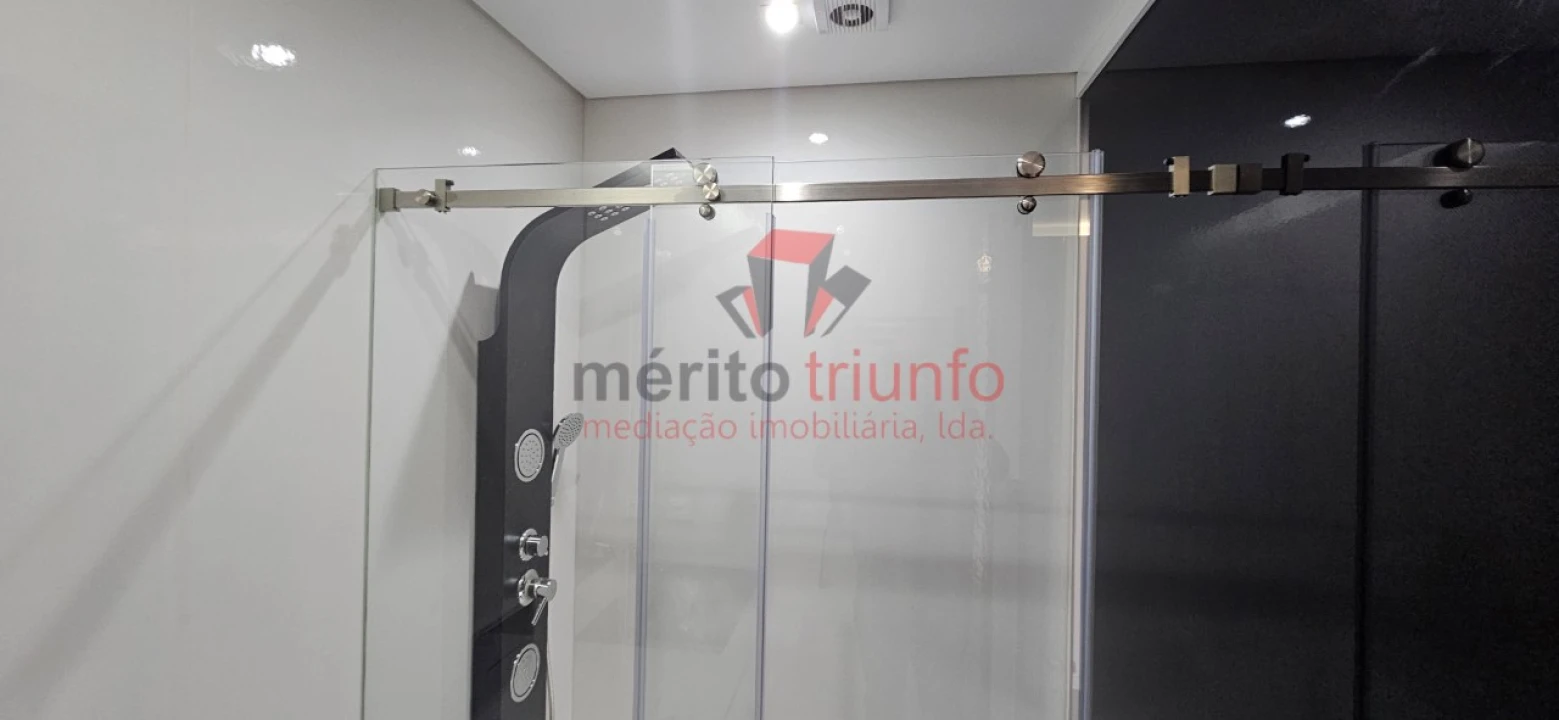 Apartamento T3 para Venda em Ramalde Foto 17