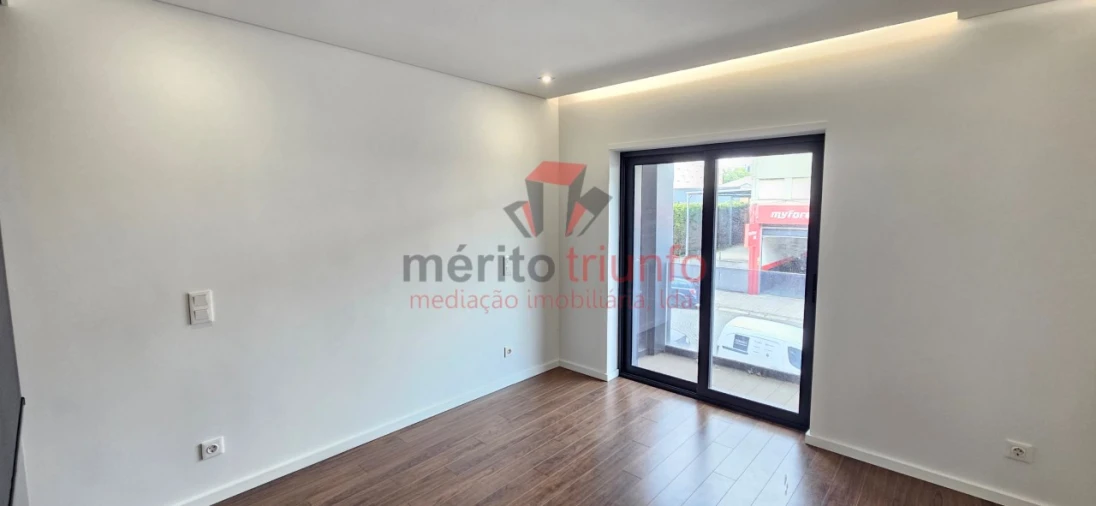 Apartamento T3 para Venda em Ramalde Foto 8