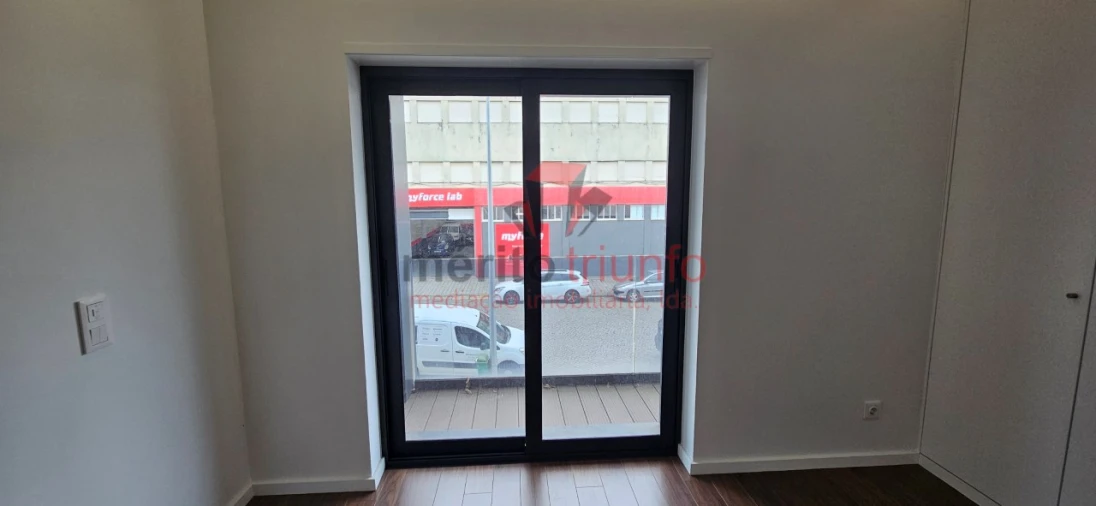 Apartamento T3 para Venda em Ramalde Foto 11