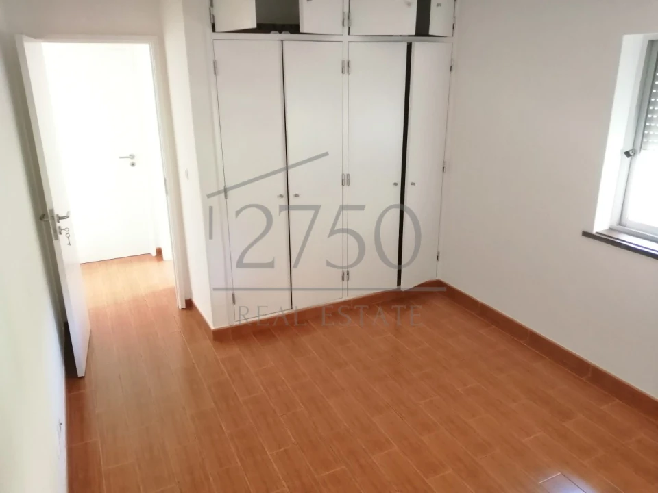 Moradia T2 para Arrendamento em Alcabideche Foto 8