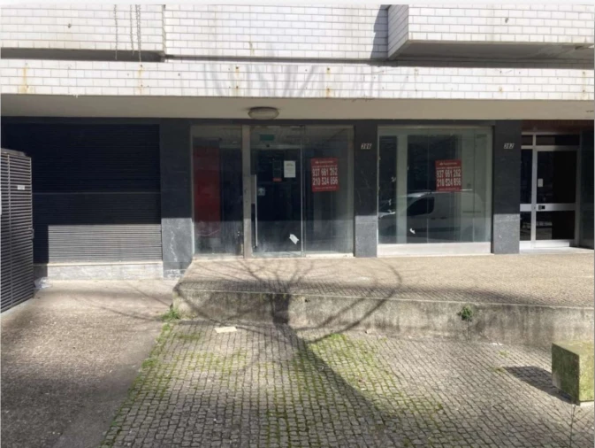 Loja para Venda em Cidade da Maia Foto 1