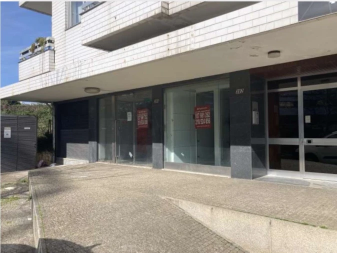 Loja para Venda em Cidade da Maia Foto 4