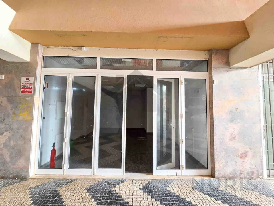 Loja para Arrendamento em Portimão Foto 8