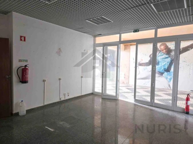 Loja para Arrendamento em Portimão Foto 6