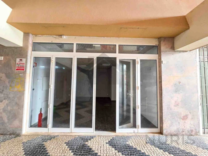 Loja para Arrendamento em Portimão Foto 8