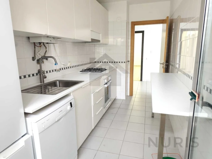 Apartamento T3 para Arrendamento em Portimão Foto 2