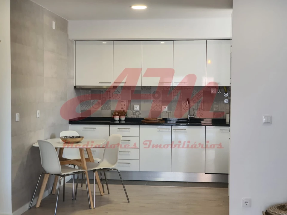 Apartamento T2 para Venda em Benfica Foto 1