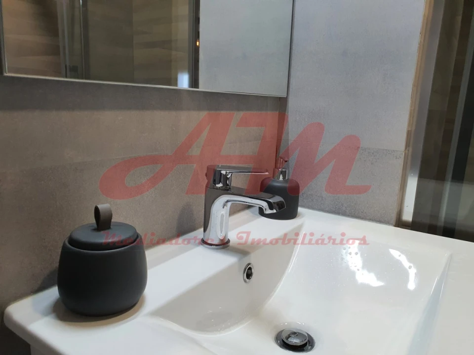 Apartamento T2 para Venda em Benfica Foto 16