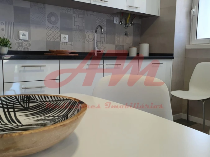 Apartamento T2 para Venda em Benfica Foto 9