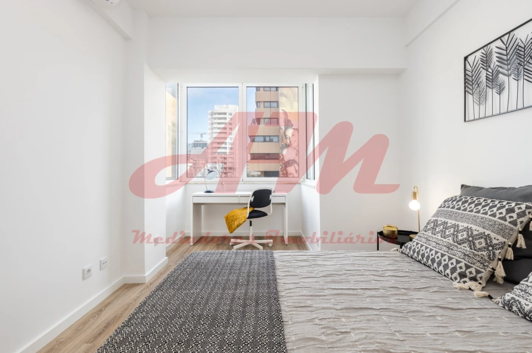 Apartamento T3 para Venda em Benfica Foto 6