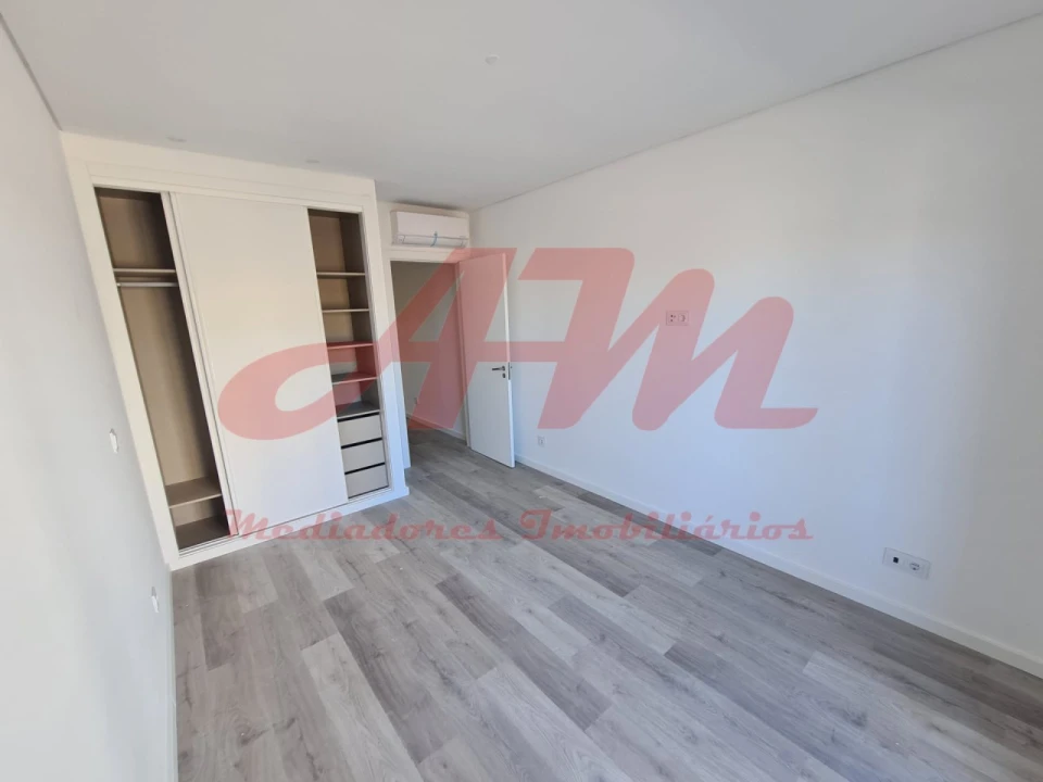 Apartamento T2 para Venda em Mina de Água Foto 7