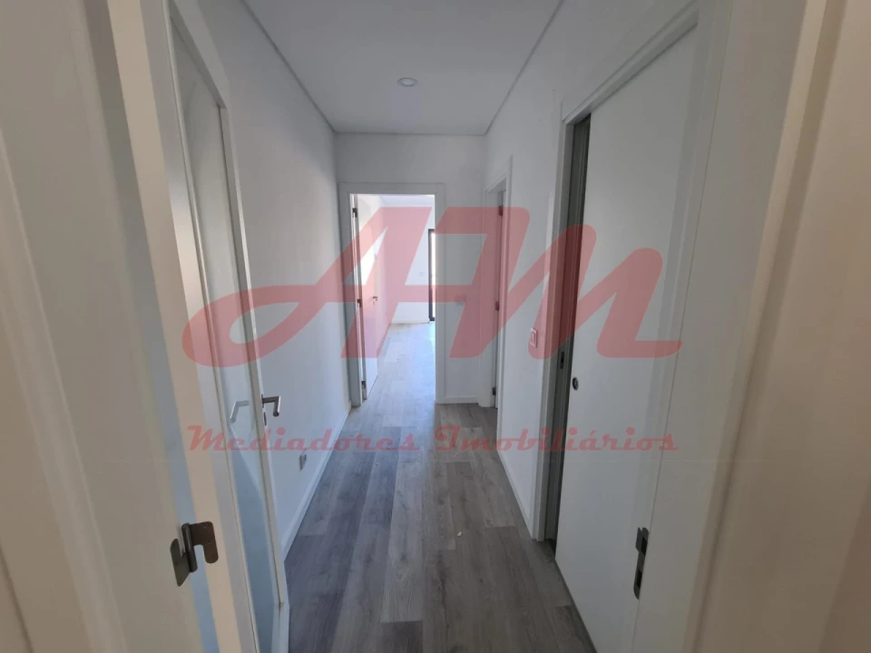 Apartamento T2 para Venda em Mina de Água Foto 5