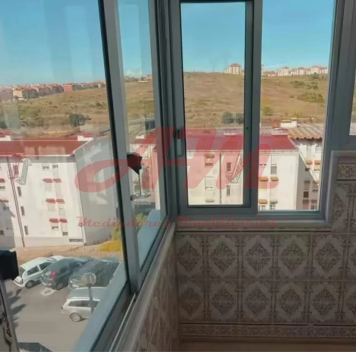 Apartamento T3 para Venda em Massamá e Monte Abraão Foto 1