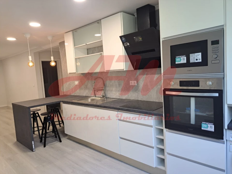 Apartamento T2 para Venda em Benfica Foto 1