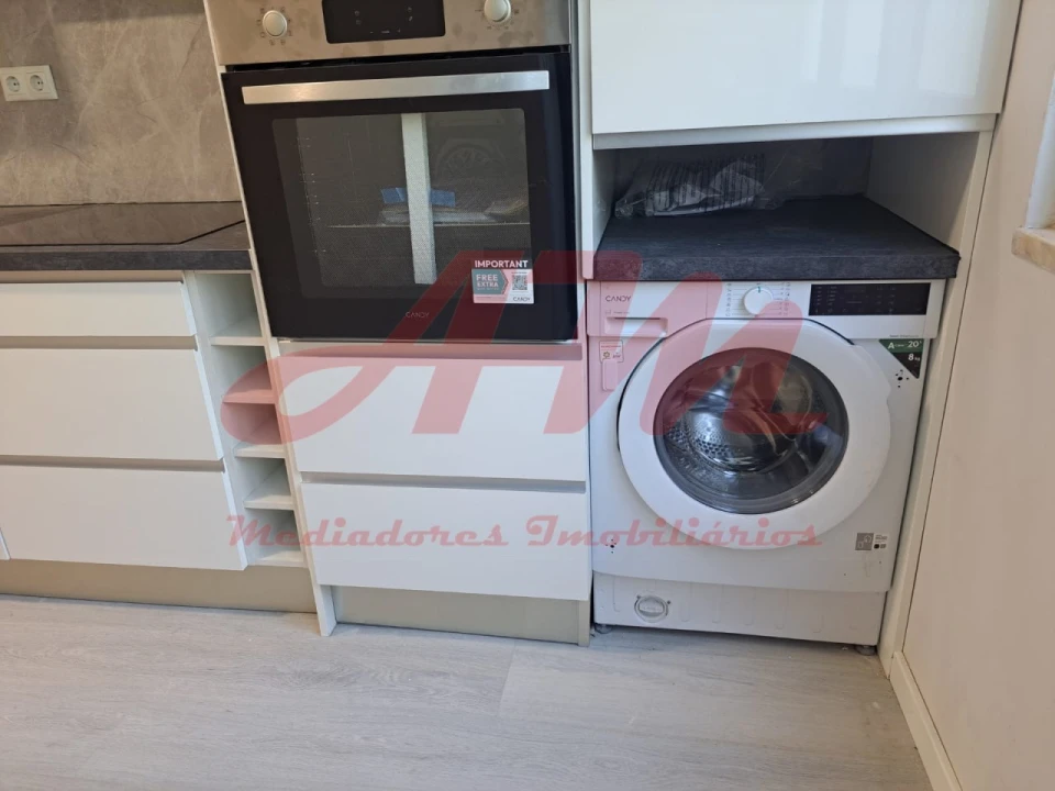 Apartamento T2 para Venda em Benfica Foto 5