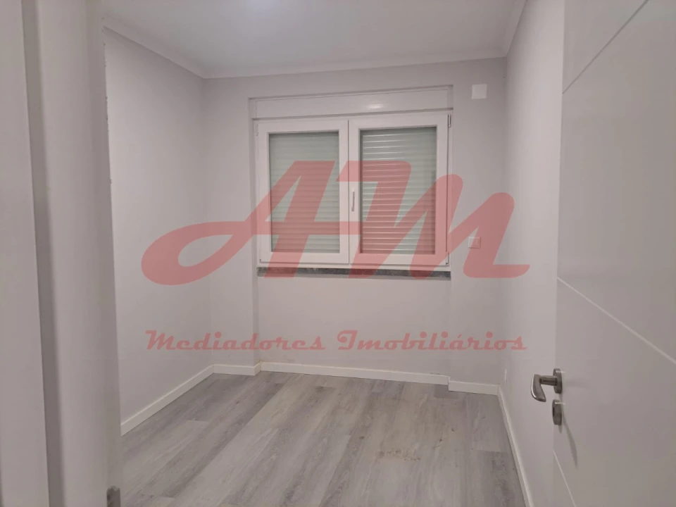 Apartamento T2 para Venda em Benfica Foto 10