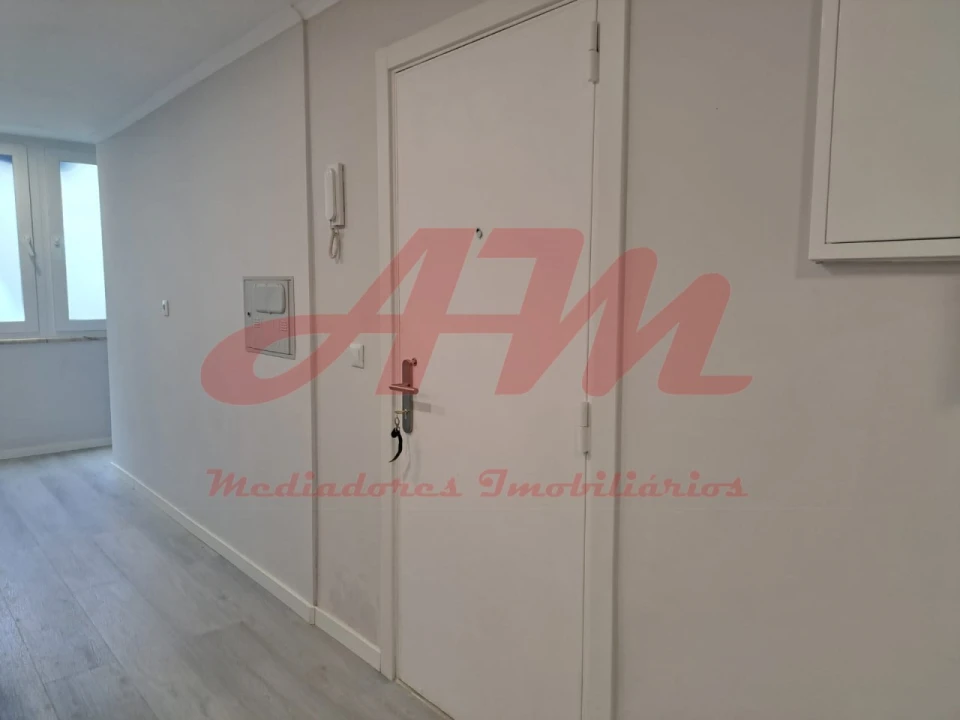 Apartamento T2 para Venda em Benfica Foto 11