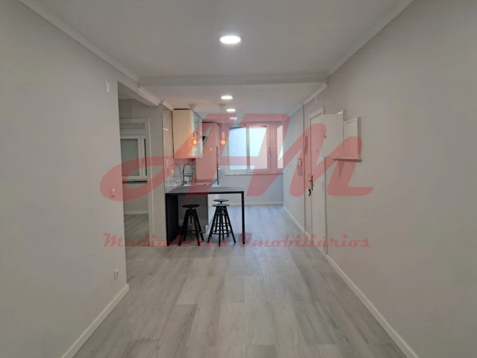 Apartamento T2 para Venda em Benfica Foto 9