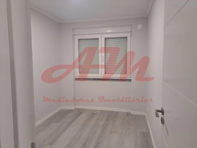 Apartamento T2 para Venda em Benfica Foto 10