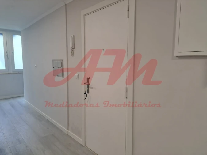 Apartamento T2 para Venda em Benfica Foto 11