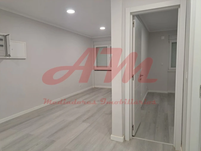 Apartamento T2 para Venda em Benfica Foto 12