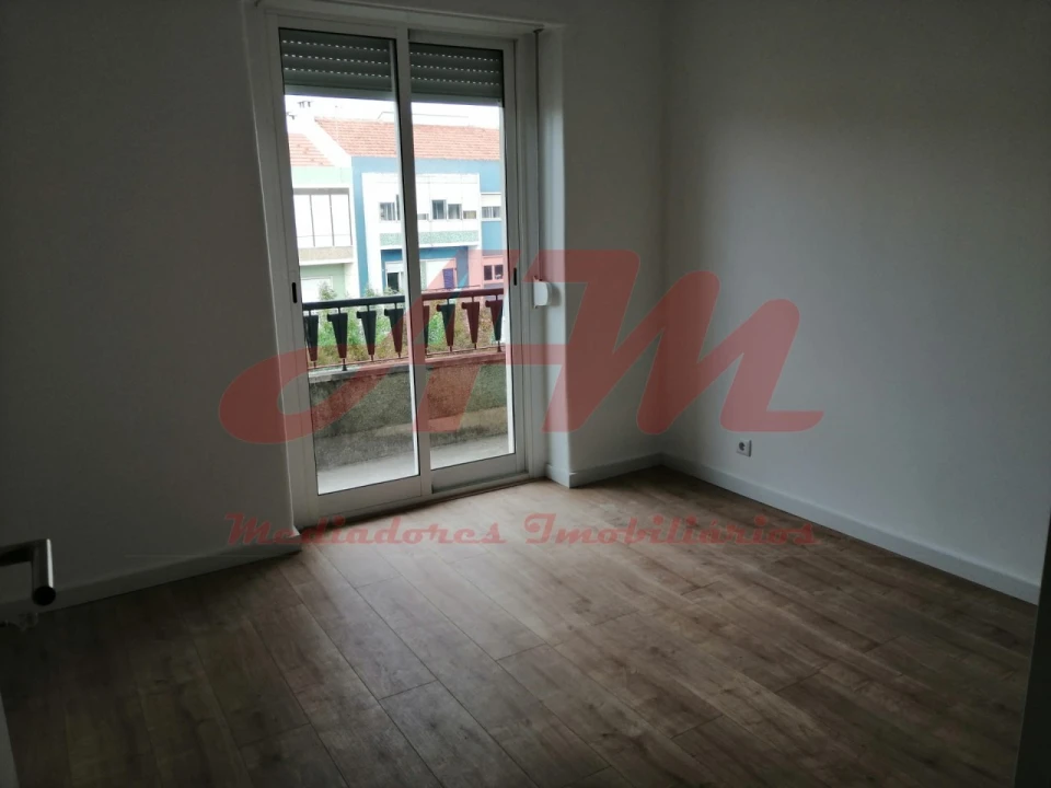 Apartamento T3 para Venda em Águas Livres Foto 25