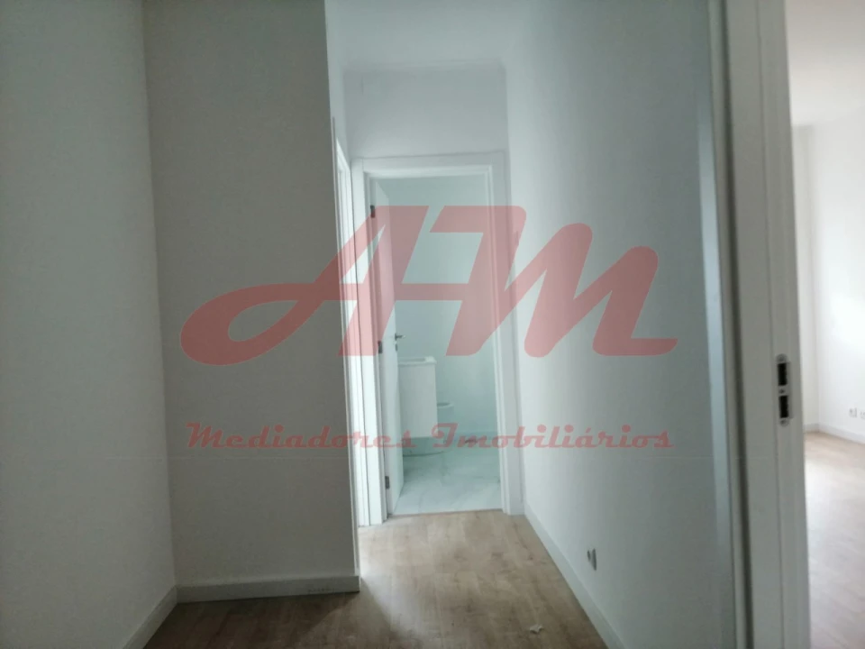 Apartamento T3 para Venda em Águas Livres Foto 34