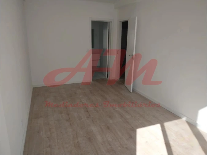 Apartamento T3 para Venda em Águas Livres Foto 15