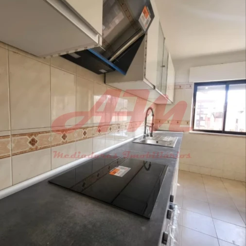 Apartamento T2 para Venda em Algueirão-Mem Martins Foto 4