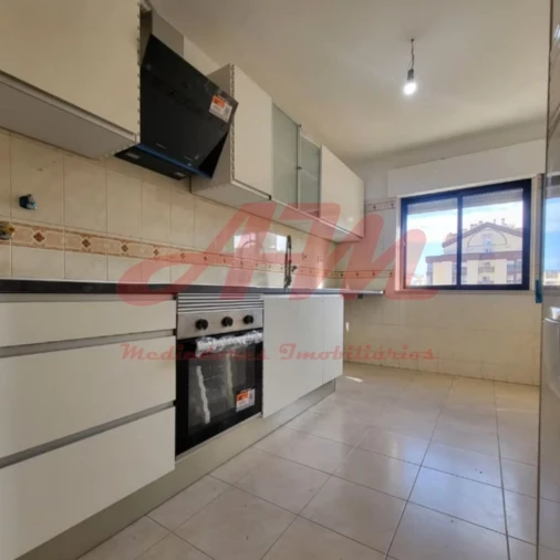 Apartamento T2 para Venda em Algueirão-Mem Martins Foto 3