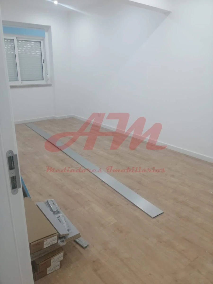 Apartamento T3 para Venda em Queluz e Belas Foto 11