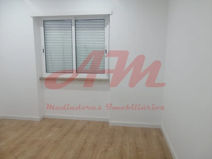 Apartamento T3 para Venda em Queluz e Belas Foto 17