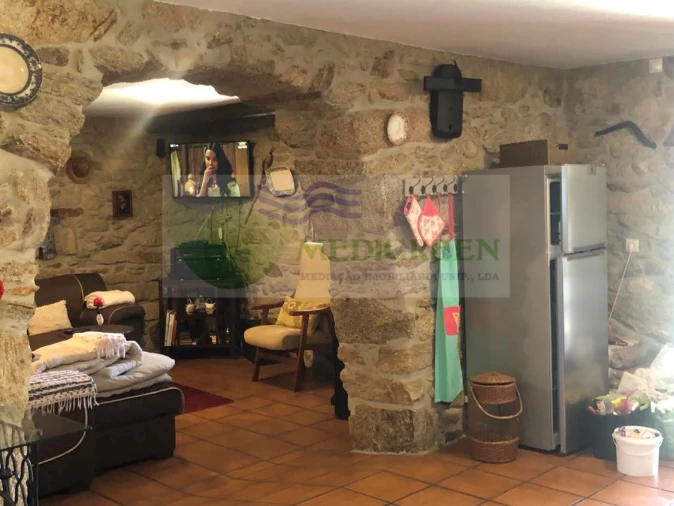 Moradia T3 para Venda em Couto de Esteves Foto 13