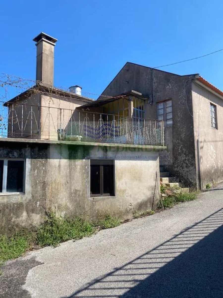 Moradia T3 para Venda em Cedrim e Paradela Foto 1