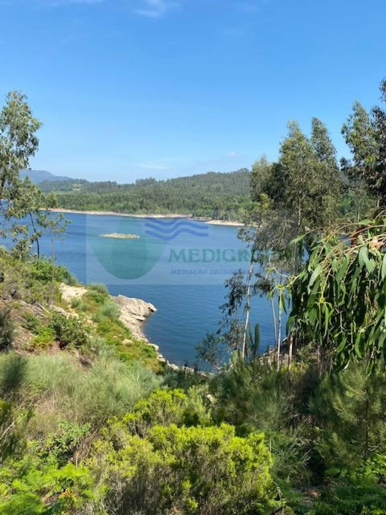 Terreno para Venda em Couto de Esteves Foto 2