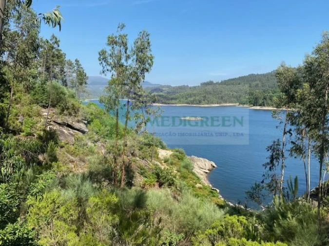 Terreno para Venda em Couto de Esteves Foto 1