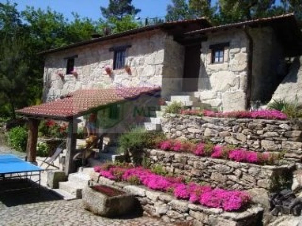 Moradia T2 para Venda em Couto de Esteves Foto 5