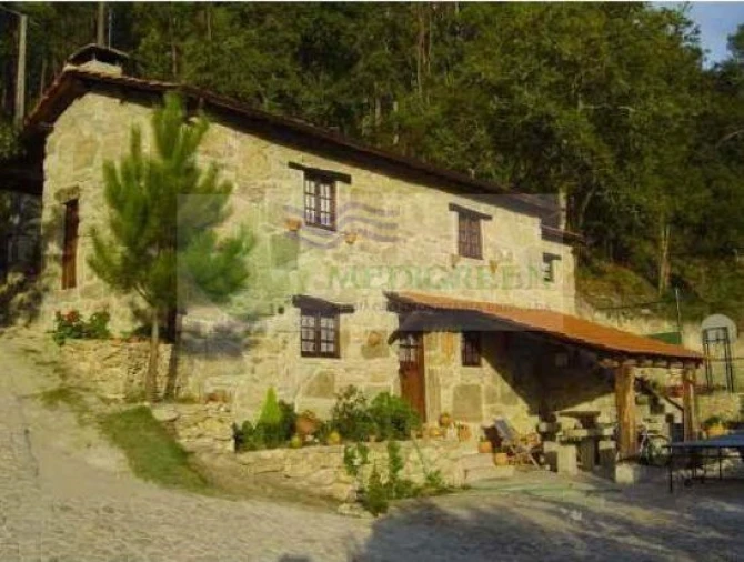 Moradia T2 para Venda em Couto de Esteves