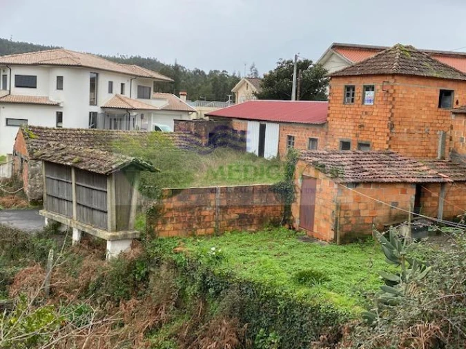 Armazém para Venda em Cedrim e Paradela