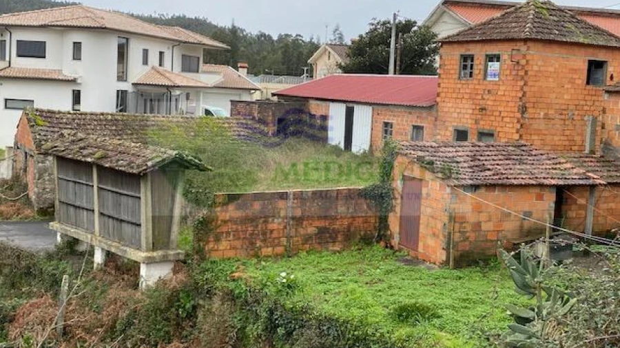 Armazém para Venda em Cedrim e Paradela