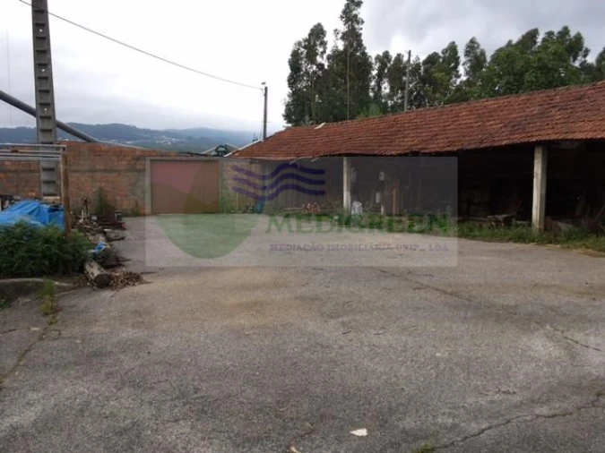 Armazém para Venda em Cedrim e Paradela