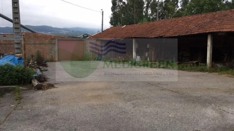 Armazém para Venda em Cedrim e Paradela