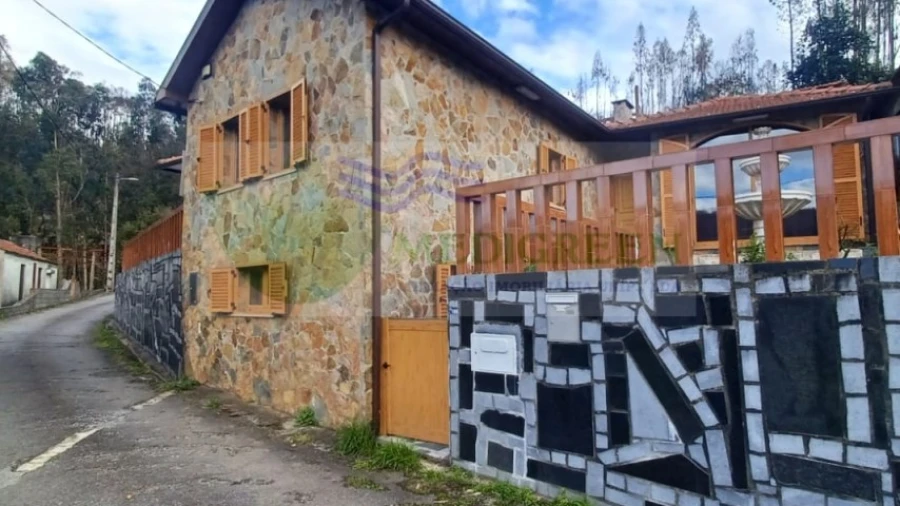 Moradia T3 para Venda em Silva Escura e Dornelas