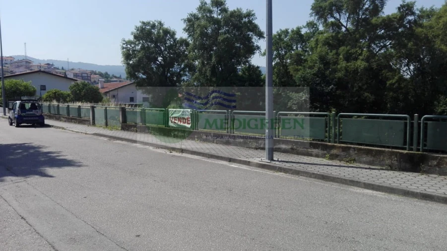 Terreno para Venda em Macieira de Cambra Foto 2