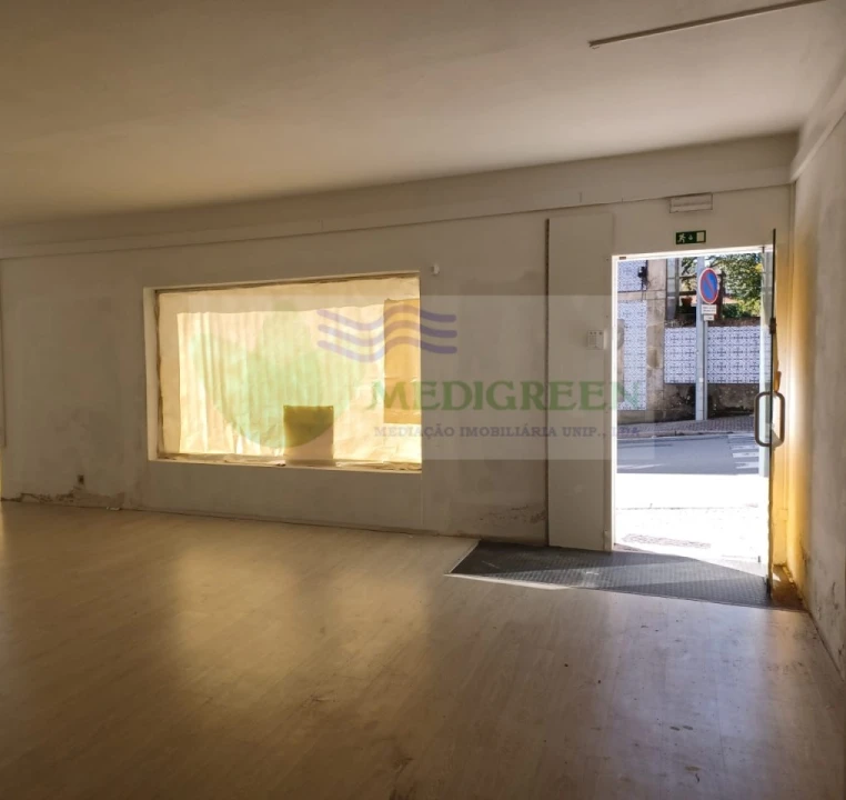 Loja para Arrendamento em Sever do Vouga Foto 9