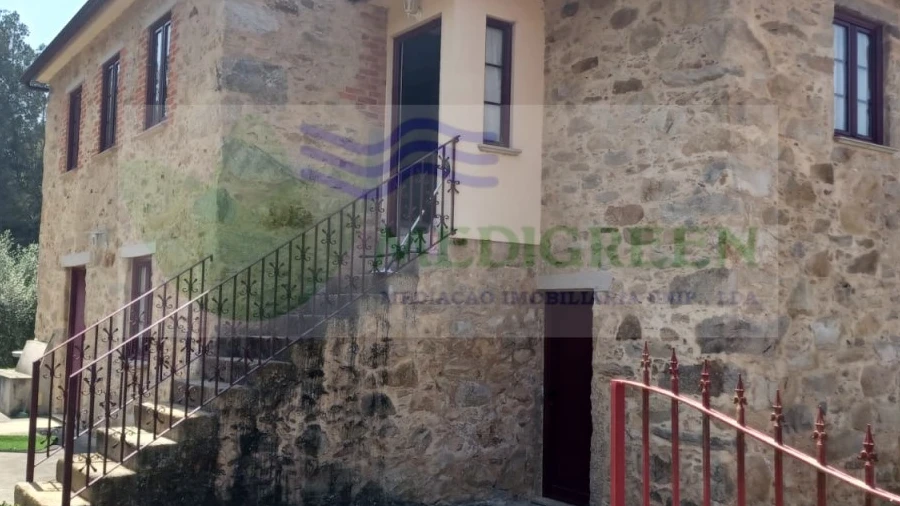 Moradia T5 para Venda em Cedrim e Paradela