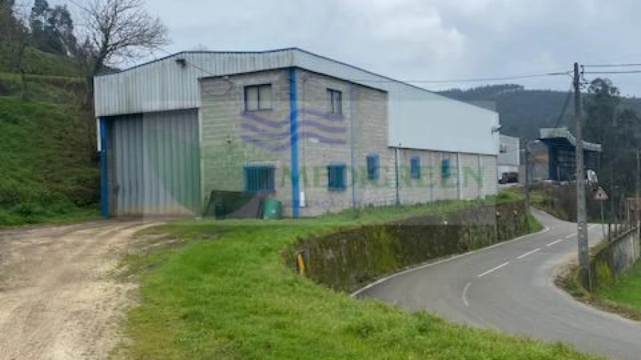 Armazém para Venda em Cedrim e Paradela