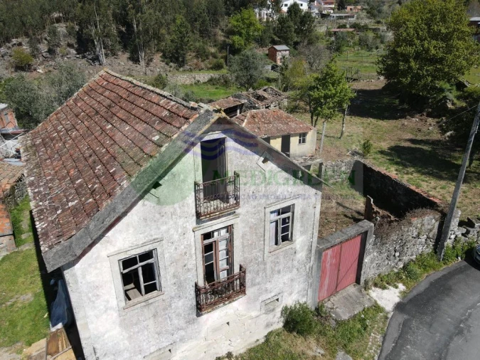 Moradia T3 para Venda em Couto de Esteves Foto 3