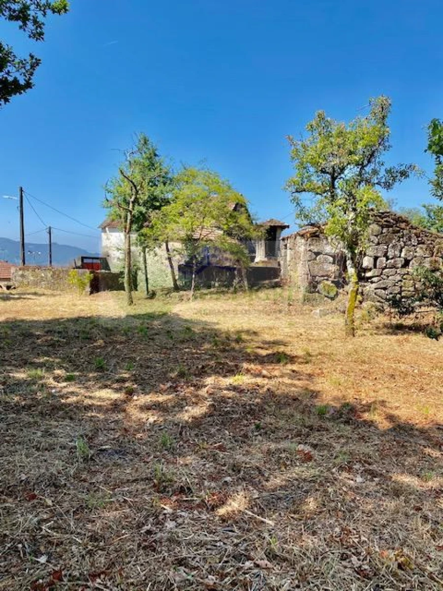 Moradia T3 para Venda em Couto de Esteves Foto 16