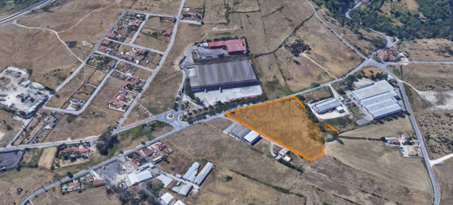 Terreno Comércio / Armazém para Venda em Fanhões Foto 2